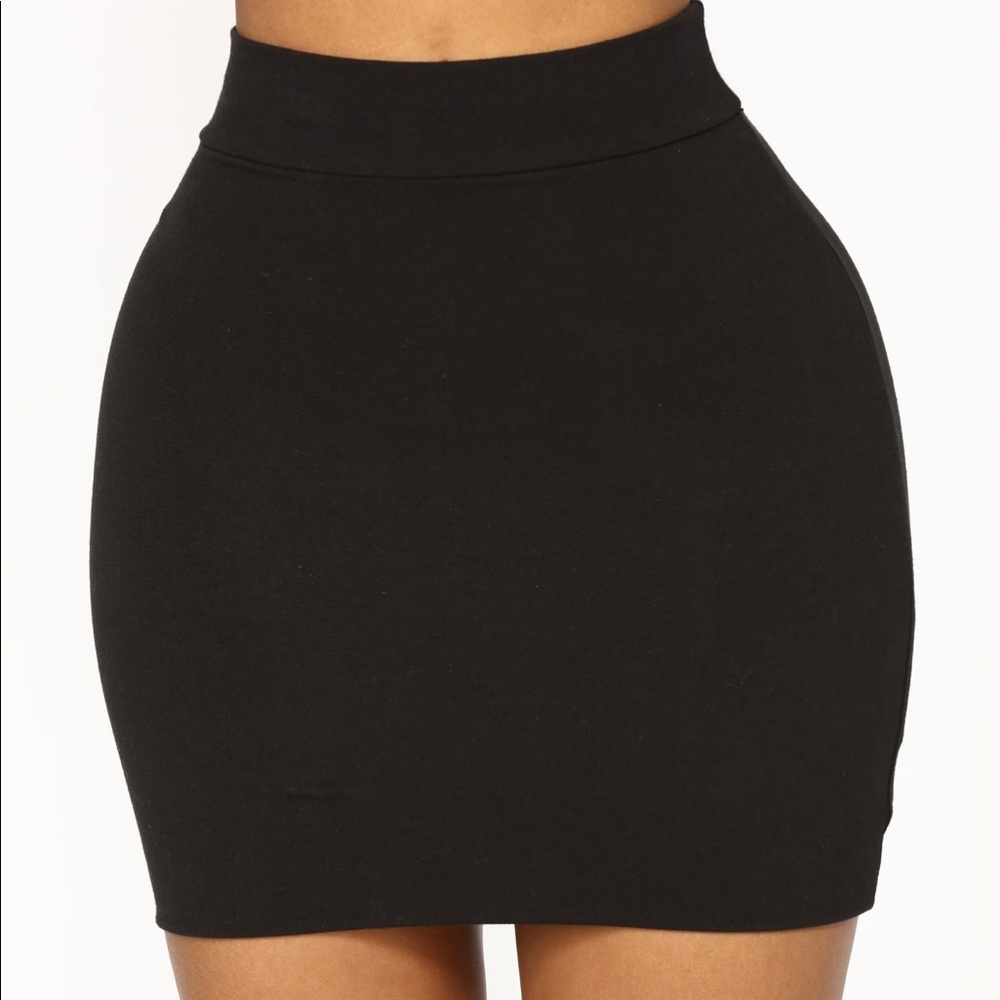 FashionNova Black Stretchy Mini Skirt
